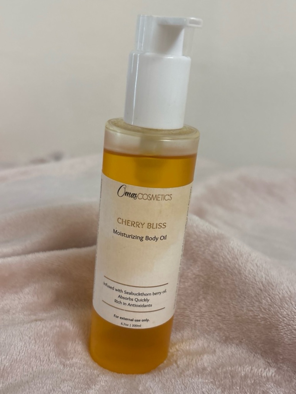 Omas Cosmetics Cherry Bliss Moisturizing Body Oil - Golden